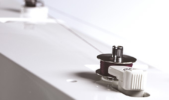 GrandQuilter Easy bobbin winding with a separate motor!