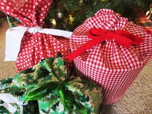 DIY Fabric Gift Bags instead of Wrapping Paper