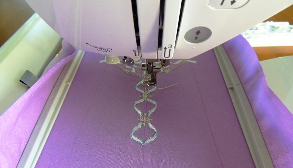 Brother SE1800 Sewing & Embroidery Machine Review SewingMachinesPlus