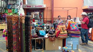 Other items on display were rugs, pillowcases, bedding sets, purses, bags, belts, guayaberas, and embroidered and woven fabrics.