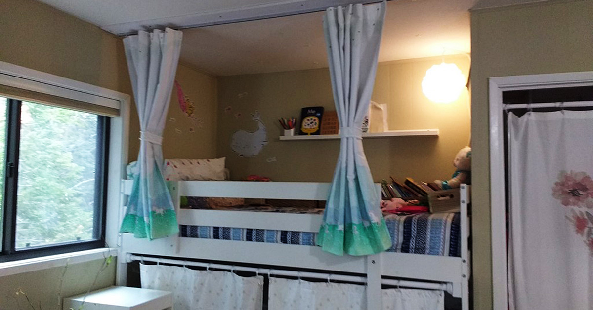 Bunk bed on sale privacy tent