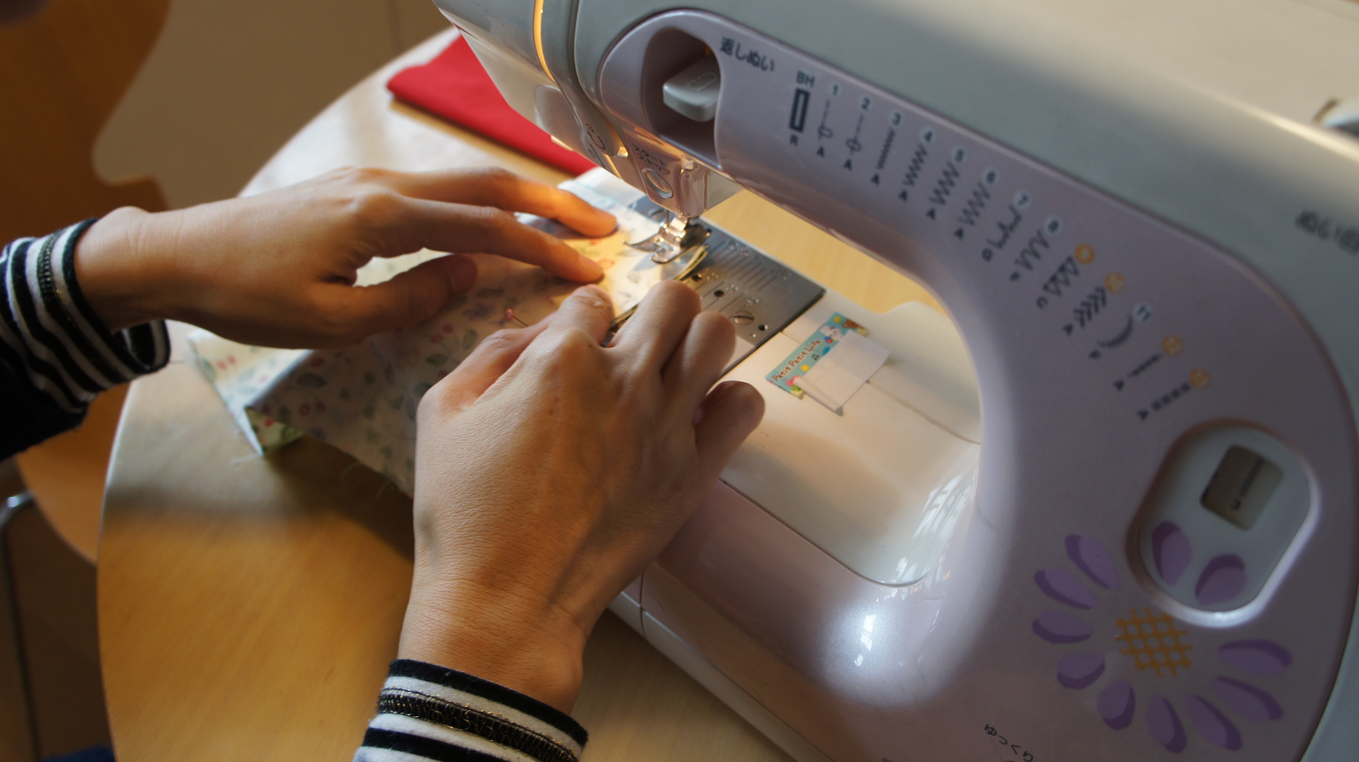 hand-sewing-sewing-machine-art-design-handicraft-759263-pxhere.com